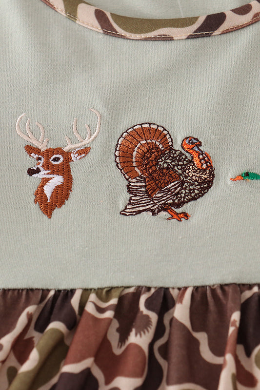 Green camouflage hunting embroidery ruffle pants set