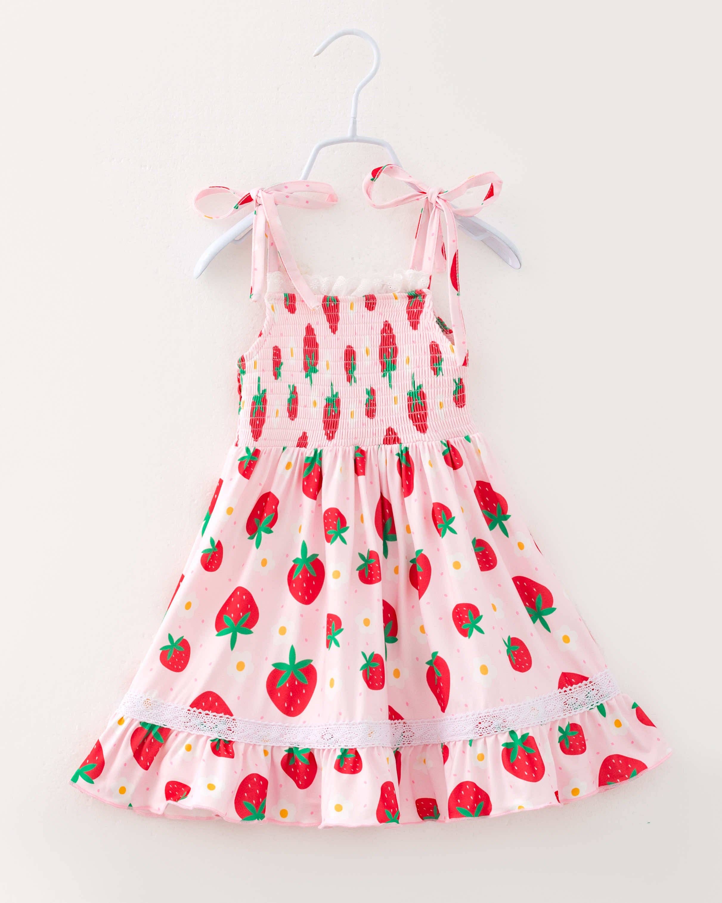 【新品未使用】ルイスドッグStrawberry Dress/SMサイズ Strawberry Smocked Tie-Strap Dress â€” Pink | Picked By Rhea
